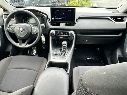Used 2025 Toyota RAV4 LE AWD/4WD image 12