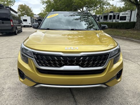 Used 2022 Kia Seltos Nightfall Edition image 2