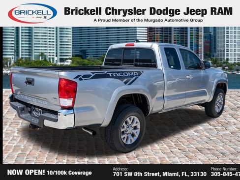 Used 2017 Toyota Tacoma SR5 RWD image 5