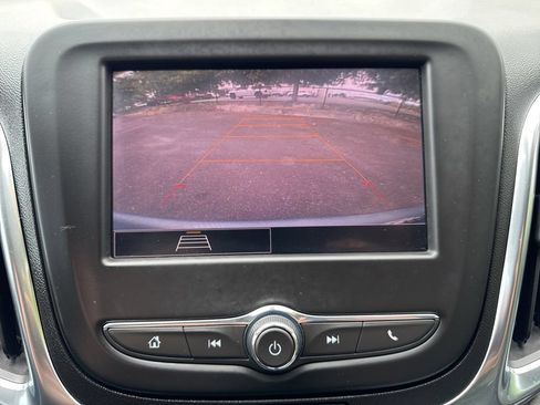 Used 2022 Chevrolet Equinox LT FWD image 18
