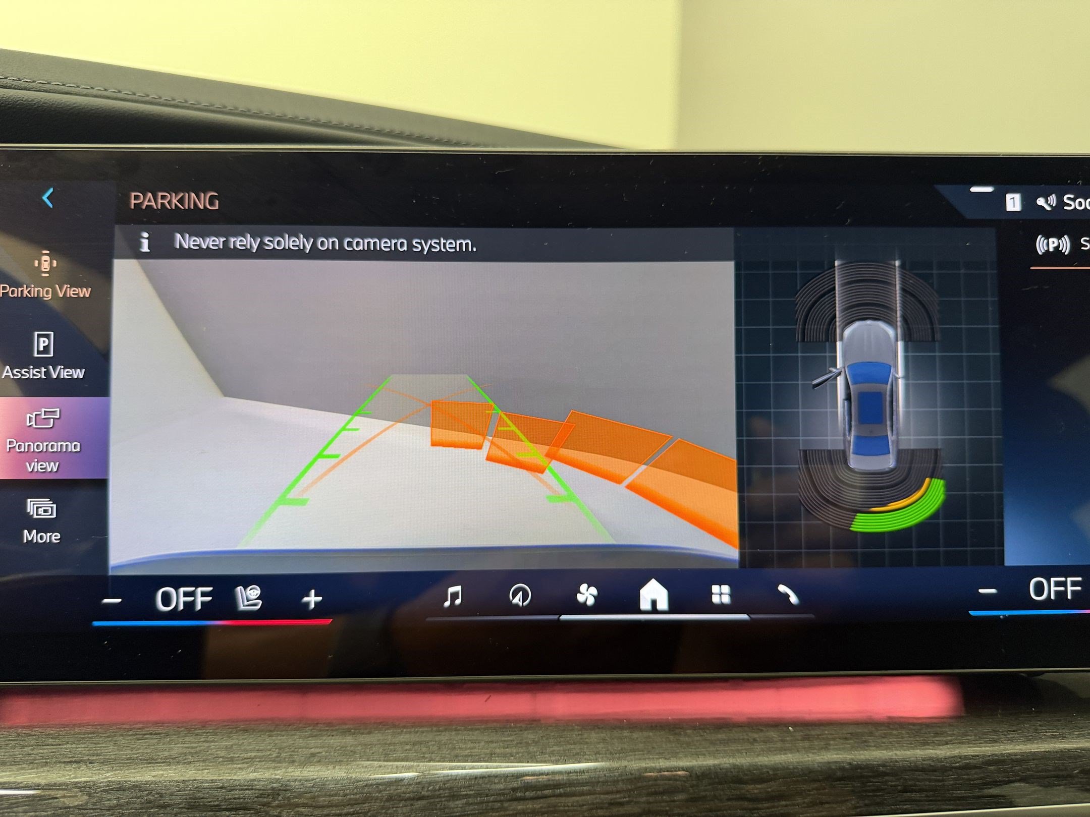 Certified 2023 BMW i7 xDrive60 AWD/4WD image 19