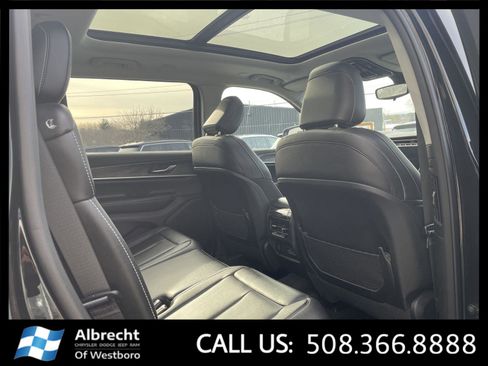 Used 2024 Jeep Grand Cherokee L Limited image 18