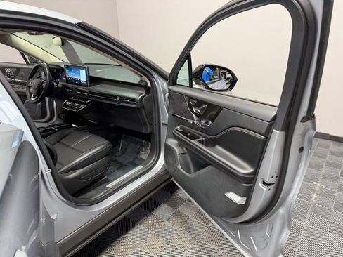 Used 2023 Lincoln Corsair AWD w/ Equipment Group 101A image 23