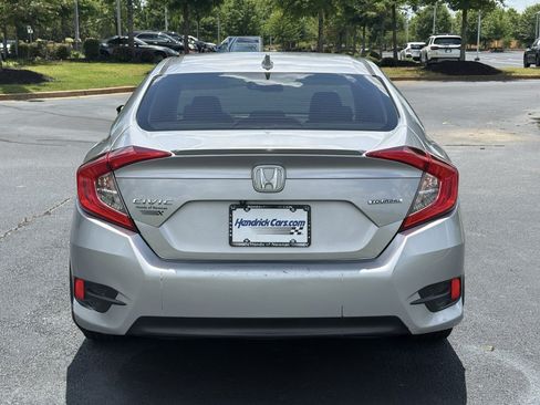 Used 2017 Honda Civic Touring image 8
