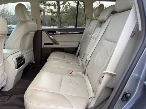 Used 2016 Lexus GX 460 w/ Premium Package image 38