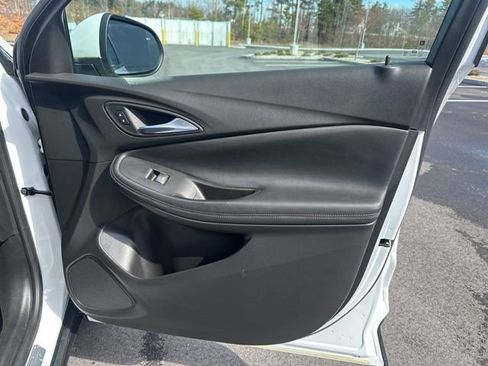 Used 2021 Buick Encore GX Select image 11
