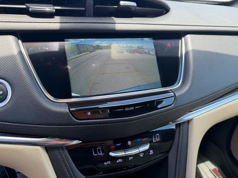 Used 2019 Cadillac XT5 FWD image 13