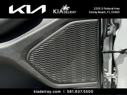 Used 2025 Jeep Grand Cherokee Laredo X w/ Luxury Tech Group I RWD image 17