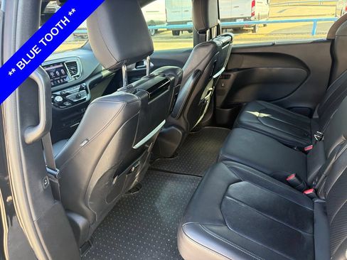 Used 2019 Chrysler Pacifica Touring-L Plus w/ Advanced Safetytec Group FWD image 6