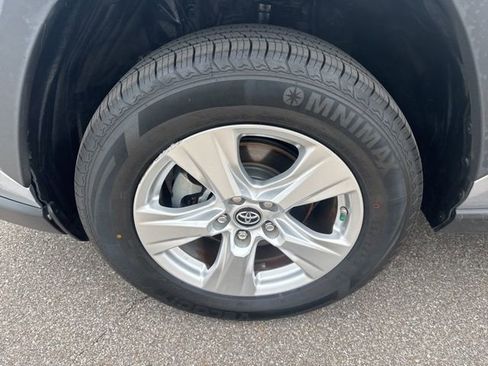 Used 2019 Toyota RAV4 XLE image 12