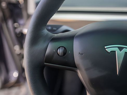 Used 2023 Tesla Model 3 Standard Range RWD image 13