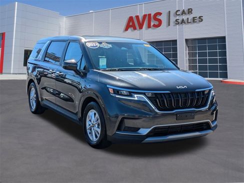 Used 2024 Kia Carnival LX image 3