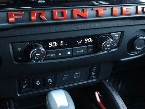 Used 2025 Nissan Frontier PRO-4X w/ Pro Premium Package image 19