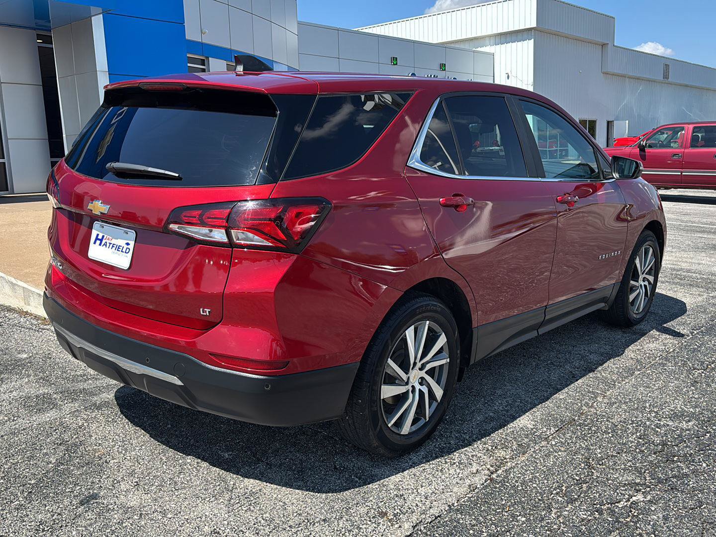 Used 2023 Chevrolet Equinox LT FWD image 2
