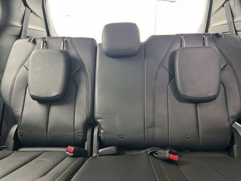 Used 2019 Chrysler Pacifica Touring-L image 33