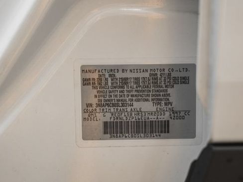 Used 2025 Nissan Kicks SV AWD/4WD image 43