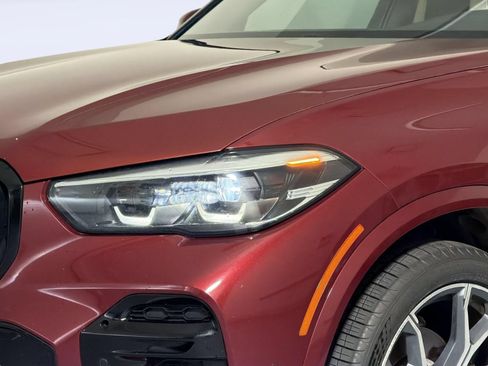 Used 2022 BMW X5 sDrive40i w/ M Sport Package RWD image 11