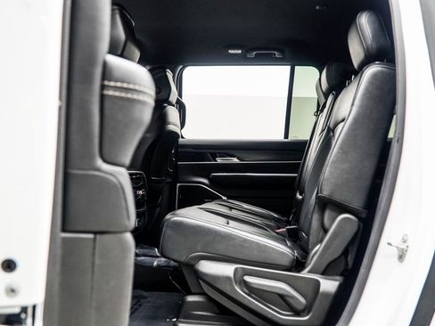 Used 2024 Jeep Wagoneer L Series II w/ Flexible Seating Group image 36