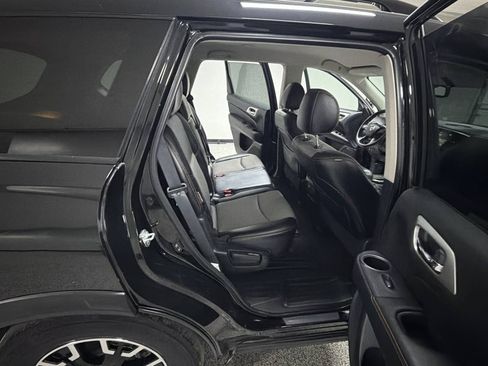 Used 2019 Nissan Pathfinder SV w/ Rock Creek Edition FWD image 30