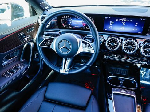 Used 2025 Mercedes-Benz CLA 250 image 14