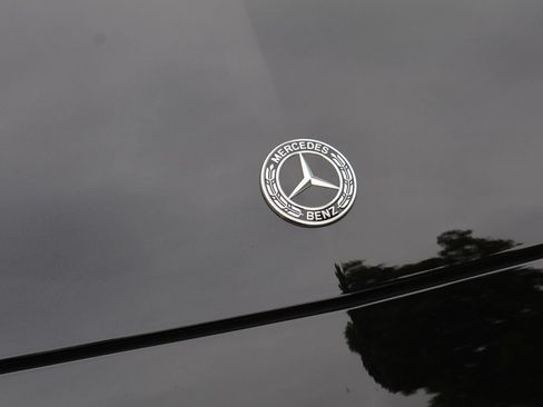 Used 2023 Mercedes-Benz E 450 4MATIC Sedan image 2