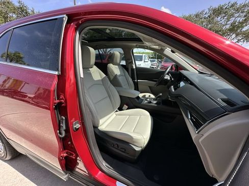 Certified 2023 Cadillac XT4 Premium Luxury FWD image 33
