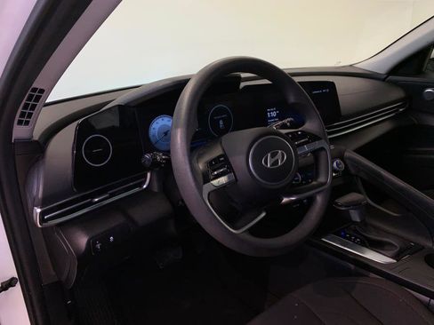 Used 2024 Hyundai Elantra SEL image 15