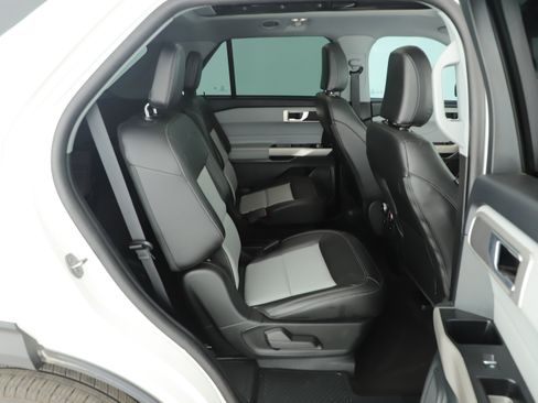 Used 2023 Ford Explorer XLT w/ Equipment Group 202A image 25