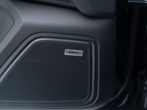 Certified 2023 Porsche Macan AWD/4WD image 16