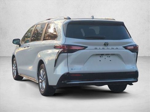 Used 2026 Toyota Sienna Limited AWD/4WD image 7