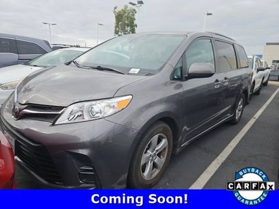 Used 2018 Toyota Sienna LE w/ Carpet Mat Package