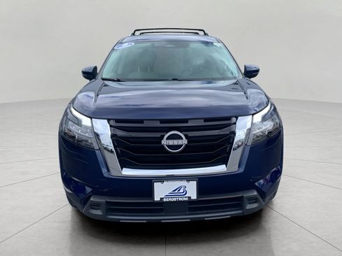 Used 2025 Nissan Pathfinder SV AWD/4WD image 3