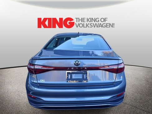 New 2026 Volkswagen Jetta SE image 4