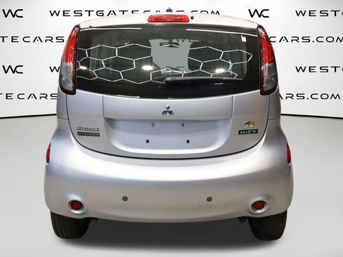 Used 2012 Mitsubishi i SE image 7