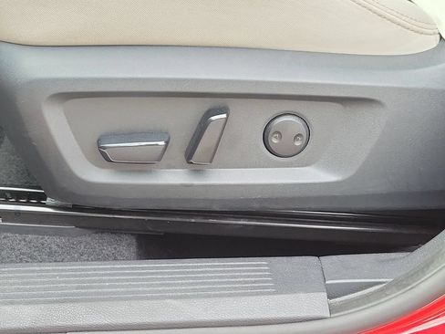 Used 2025 Nissan Rogue SV FWD image 13