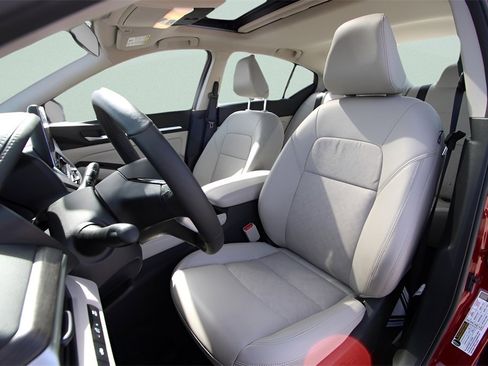 Used 2024 Nissan Altima 2.5 SL image 10