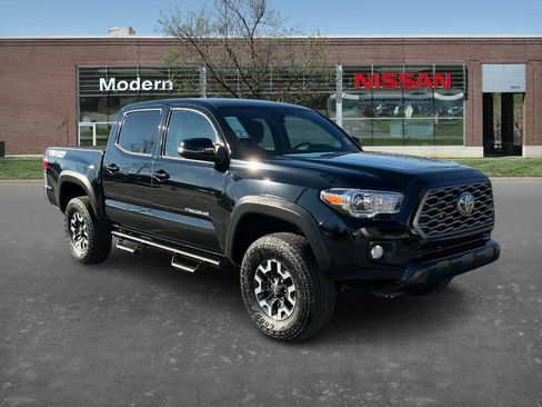 Used 2023 Toyota Tacoma TRD Off-Road image 5