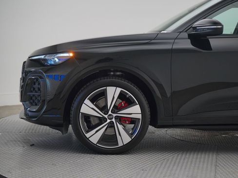 New 2025 Audi SQ5 Premium Plus image 2