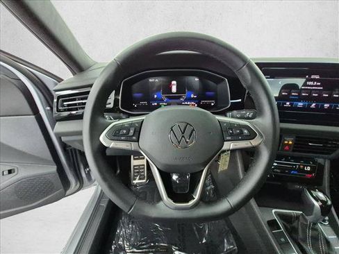 Used 2025 Volkswagen Jetta Sport FWD image 28