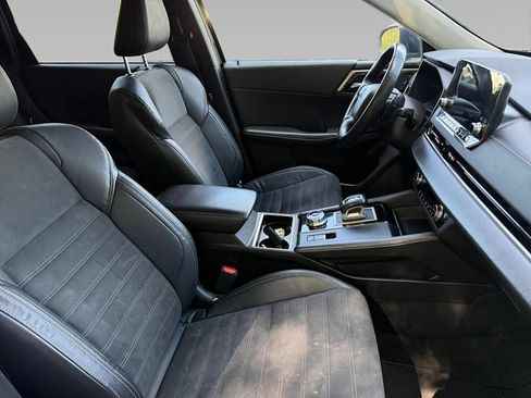 Used 2023 Mitsubishi Outlander SE AWD/4WD image 2
