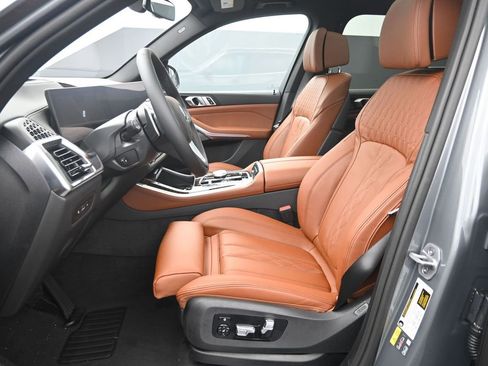 Used 2026 BMW X5 xDrive50e w/ Premium Package image 12