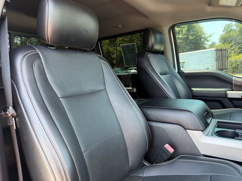 Used 2019 Ford F250 Lariat w/ Snow Plow Prep Package AWD/4WD image 26