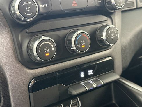 Used 2022 RAM 1500 Big Horn AWD/4WD image 15