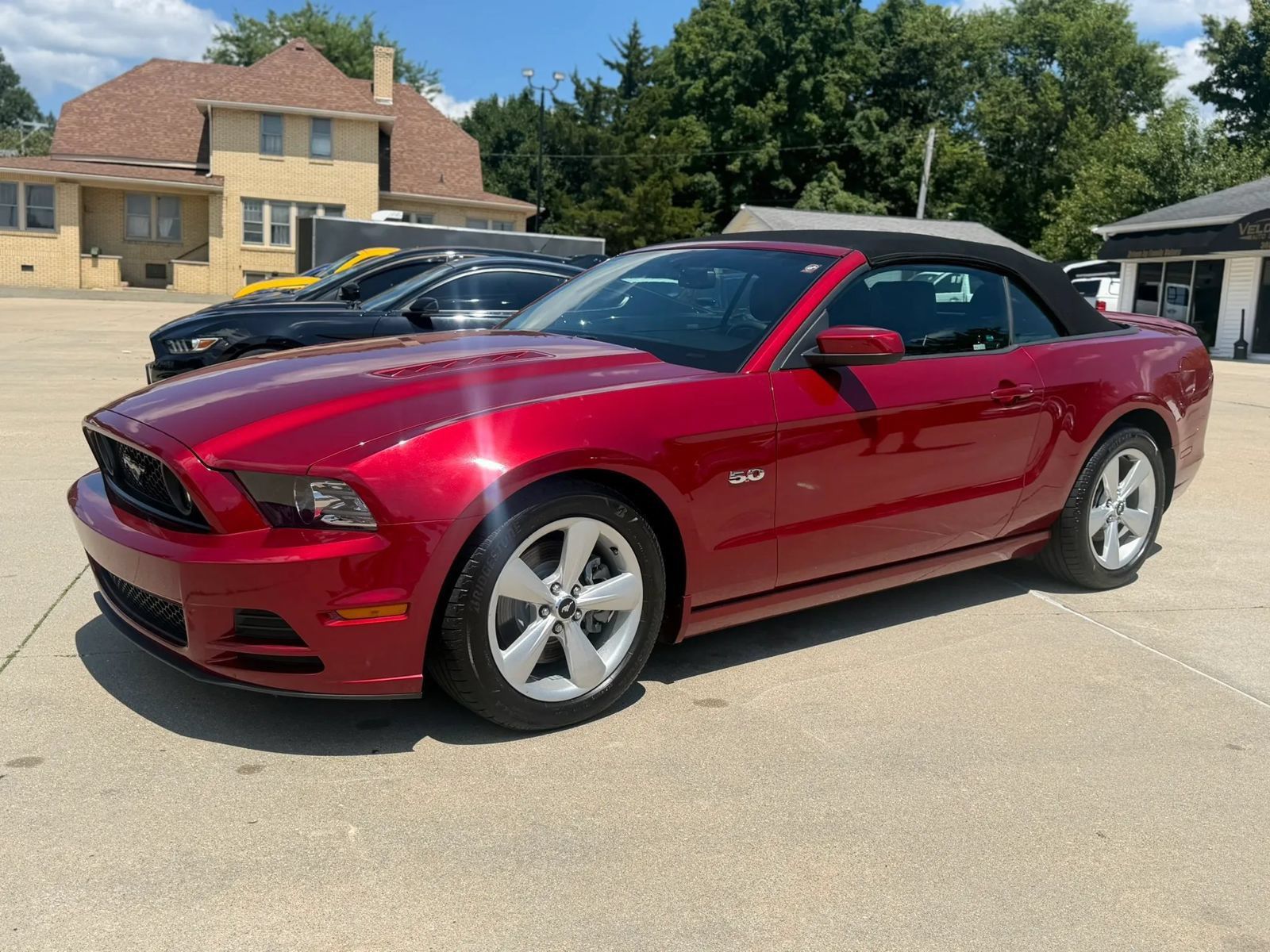 Used 2014 Ford Mustang GT Premium w/ Comfort Package RWD image 4