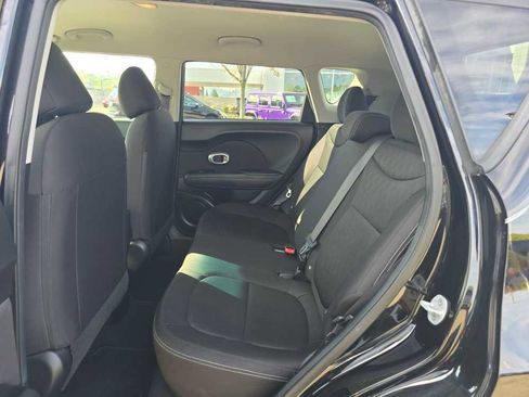 Used 2018 Kia Soul FWD image 17