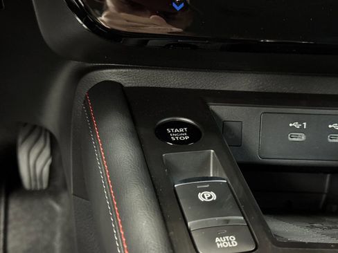 New 2026 Nissan Kicks SR w/ Illumination Package FWD image 21