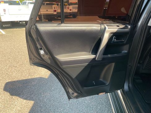 Used 2018 Toyota 4Runner Limited image 20