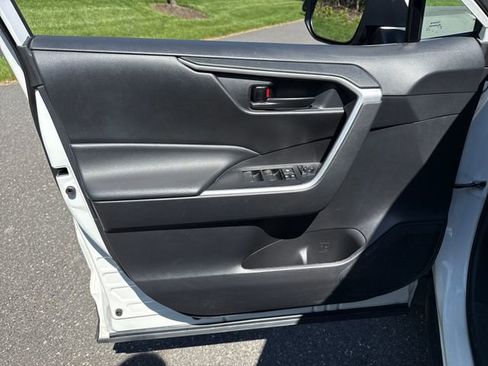 Used 2023 Toyota RAV4 LE AWD/4WD image 23