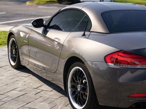 Used 2011 BMW Z4 sDrive30i RWD image 18