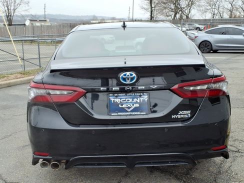Used 2022 Toyota Camry XSE w/ Navigation Upgrade Package image 5